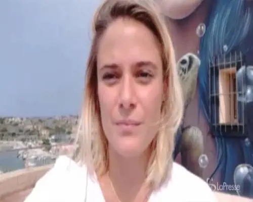 I funerali dei 13 migranti, Sea Watch: "Tragedia avvolta nell'indifferenza"