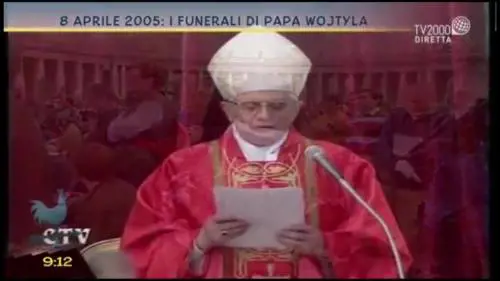 Il cardinal Ratzinger celebra le esequie di Papa Wojtila 