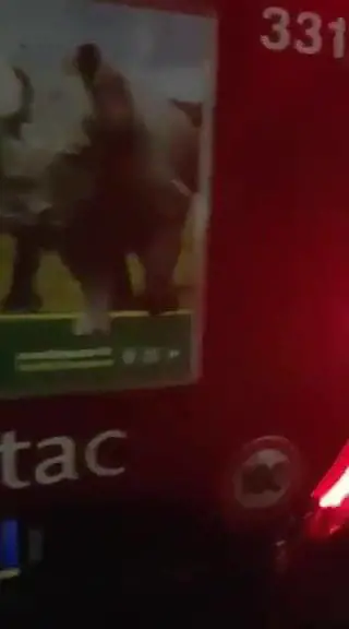 Autobus Atac distrutto