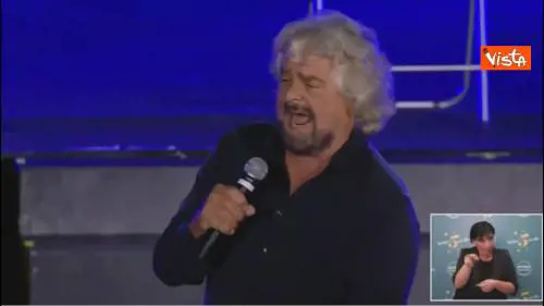 Grillo: "Conte? L'unico difetto che ha sono le adenoidi"