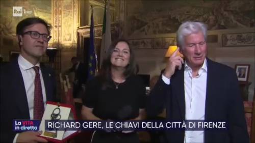 A "La Vita in Diretta" Richard Gere riceve le chiavi della città di Firenze