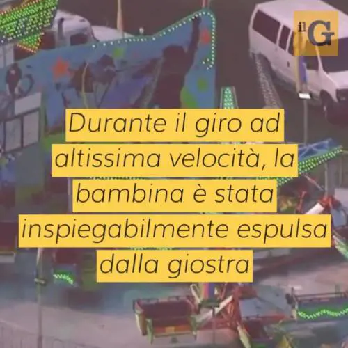 Sbalzata in aria dalla giostra, bimba muore davanti ai genitori: tragedia negli Usa