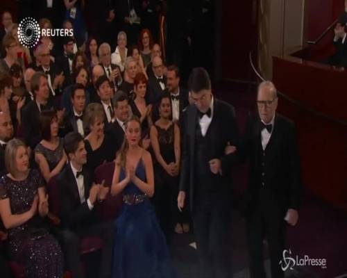 Ennio Morricone riceve l'Oscar