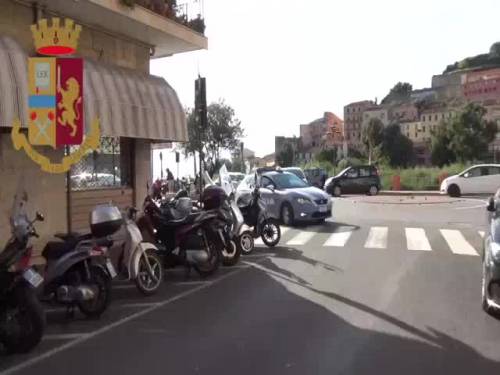 Spara, uccide maialino e filma la scena: arrestato