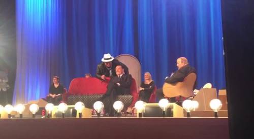 Al Bano canta "Felicità" e la dedica a Silvio Berlusconi