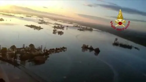 L'acqua invade l'Emilia Romagna, le immagini dall'alto