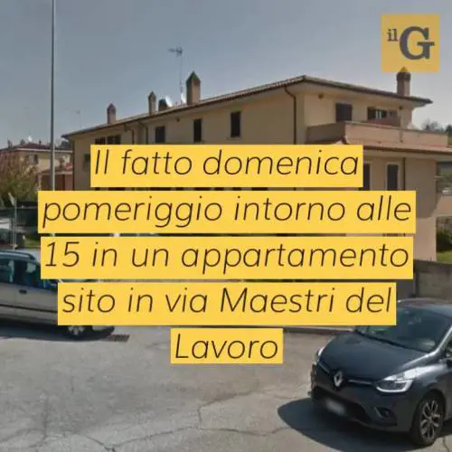 In preda alla gelosia pugnala la moglie con cacciavite davanti ai figli: arrestato tunisino