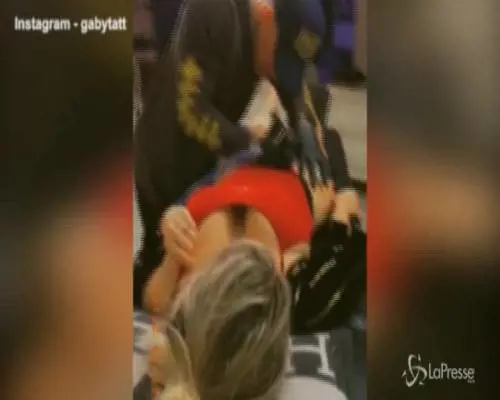Wanda Nara e il nuovo tatuaggio con la rondinella sull'inguine