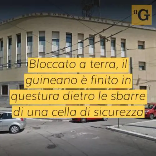 Aggredisce e ferisce donna davanti all'ospedale per rapinarla: preso guineano pregiudicato