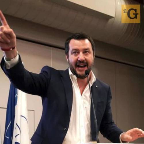 Salvini denuncia: "In tanti mi chiedono aiuto"