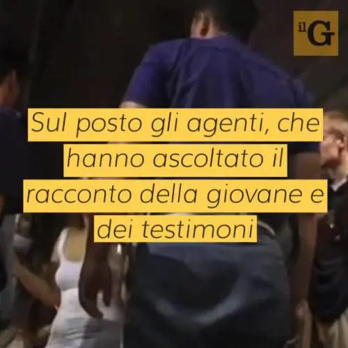 Dopo aver derubato ragazza, la pestano nei parcheggi della discoteca