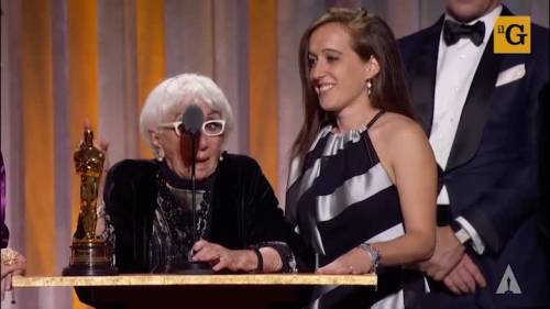 Lina Wertmuller riceve l'Oscar alla carriera