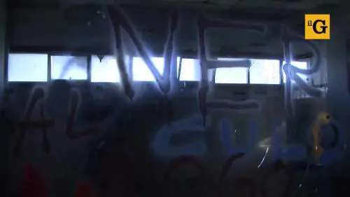 Nella stazione da incubo della Circumvesuviana