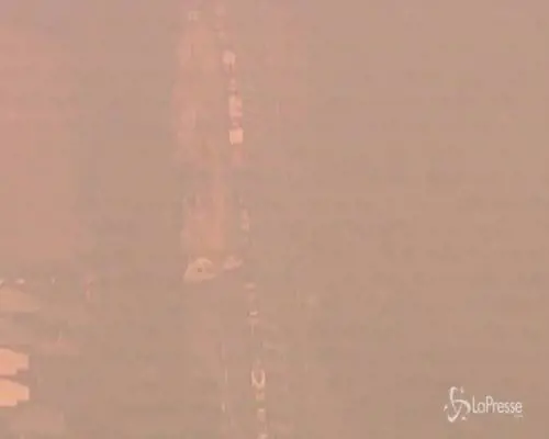 Incendi in Australia, migliaia in fuga dai roghi: traffico in tilt