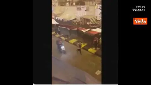 La gente in strada dopo la morte di Soleimani