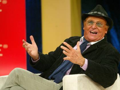 Renzo Arbore: "Quella volta che Padre Pio cacciò Pippo Baudo"