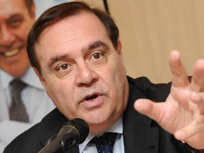 Benevento, Mastella dichiara guerra ai piccioni: c'è l'ordinanza