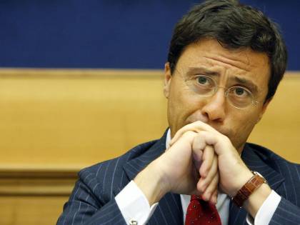 Il dietrofront di Bocchino: "Berlusconi imprescindibile per il centrodestra"