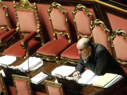 Ora rispunta Passera: "Riunirò io i moderati"