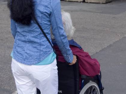 Sgozzata a 90 anni dalla badante pazza