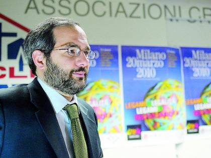 Lambertenghi con Ambrosoli. Le critiche: «Scelta incompatibile coi nostri valori»