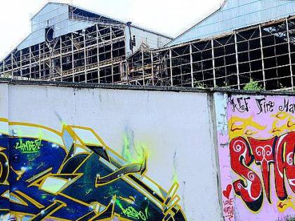 Il Pd fa propaganda in bici ma asfalta senza freni