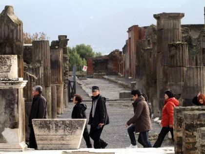 Spione e falso: questo Stato non siamo noi