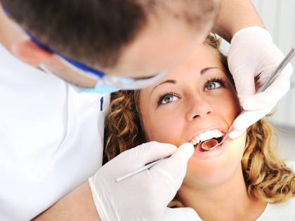 Crisi, l'allarme dei dentisti: «Troppi costi e meno pazienti»