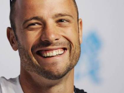 Oscar Pistorius (in libertà vigilata) si dà alla movida