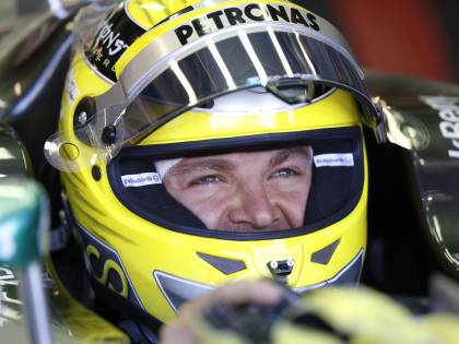 F1, il Gp di Montecarlo parte fra le polemiche. La Mercedes ha provato in secreto le gomme: 1000 km