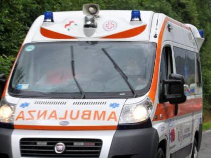 Il padre lo rimprovera e gli rompe la Playstation: 13enne si butta dal balcone