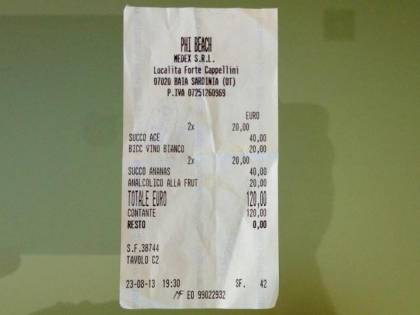 Sardegna, 4 succhi di frutta e un bicchiere di vino a 120 euro