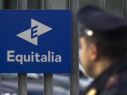 Equitalia, dirigenti indagati per corruzione "Debiti ridotti in cambio di soldi e favori"