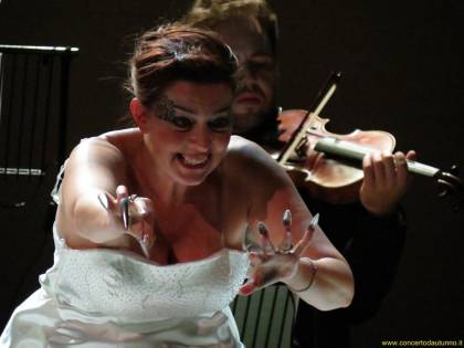 "La gatta bianca" tra lirica e musical