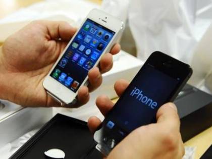 Ladro gentiluomo ruba iPhone ma restituisce la sim e copia a mano la rubrica