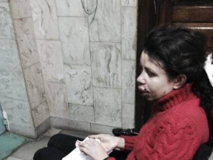 Kiev, giornalista pro-Ue picchiata selvaggiamente
