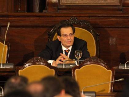 In Sicilia carrozzoni da record: 312 milioni solo per gli stipendi