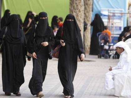 Altro che voto "rosa" a Riad. Niente foto e comizi a metà