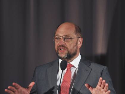 Schulz avverte la Grecia: "Decidete il vostro futuro. Ma con l'Europa"