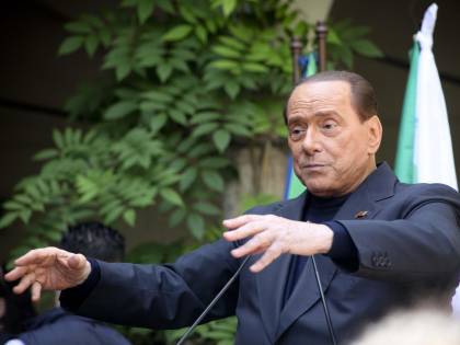 Berlusconi: "Siamo disgustati, volevano colonizzarci"