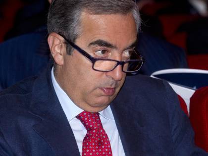 Gasparri contro Cruciani: "Le canne fanno male"