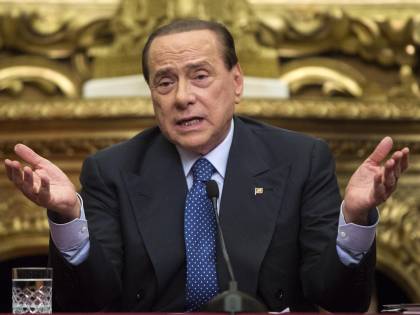 Vogliono riprocessare Berlusconi: cambia pm, l'assedio continua