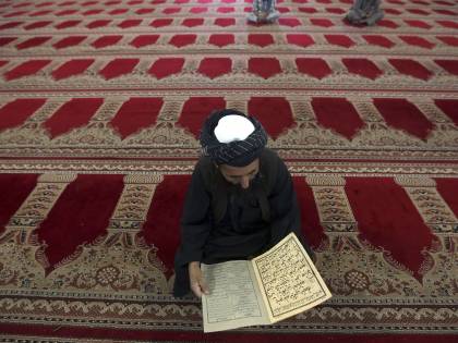 Pakistan, condannato a morte per un commento su Facebook
