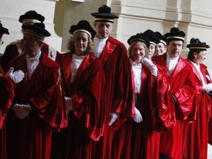 La Cassazione: le controversie sulla legge Severino spettano al giudice
