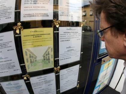 Italiani sempre più morosi. Colpa delle tasse e della crisi