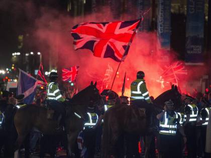 Scozia, tensione a Glasgow tra unionisti e indipendentisti