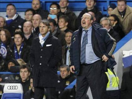 Benitez: "I giocatori si portavano il cellulare pure in bagno"