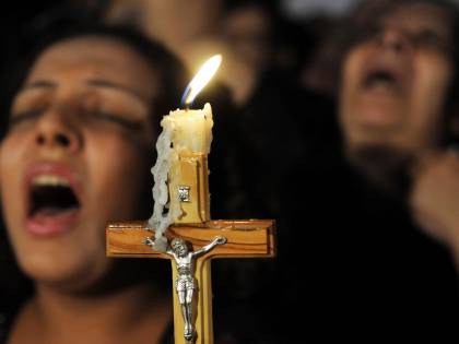 Egitto, cristiani in fuga dall'Isis: "Ora vogliono il nostro sangue"