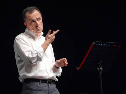 La decisione di Freccero: ora Luttazzi torna in Rai con uno show di satira