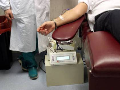 "Sei gay? Non doni il sangue". Bufera all'ospedale di Galatina